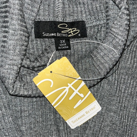 SB Suzanne Betro NWT Size 3X Gray Choker Style Neckline Drape Detail Tunic Top - Picture 5 of 5